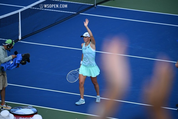 均占据上风 均占据上风